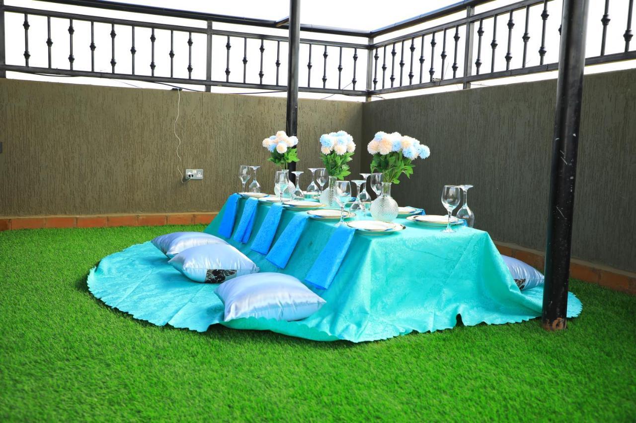 Galaxy Motel Kampala Luaran gambar