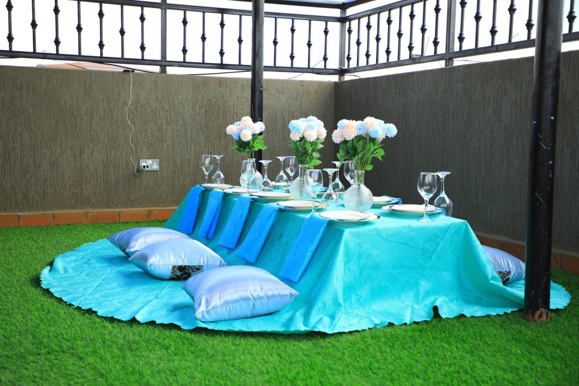 Galaxy Motel Kampala Luaran gambar
